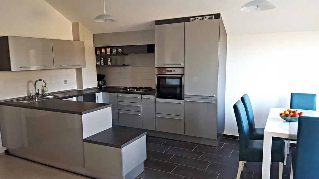 Apartment Lipa Irinovac Oda fotoğraf