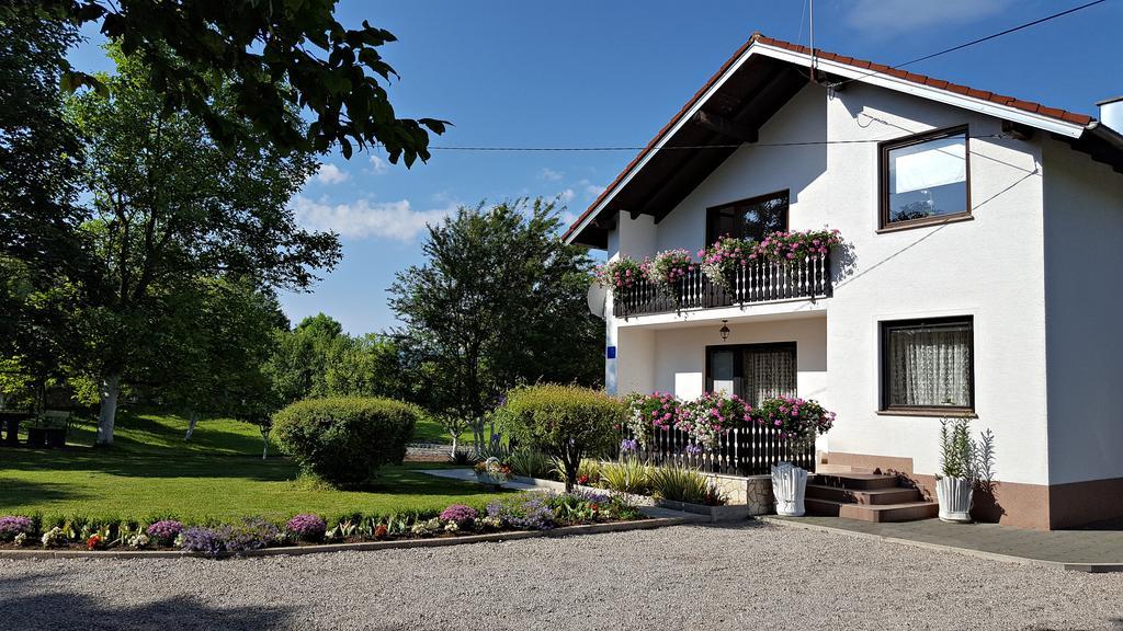 Apartment Lipa Irinovac Dış mekan fotoğraf